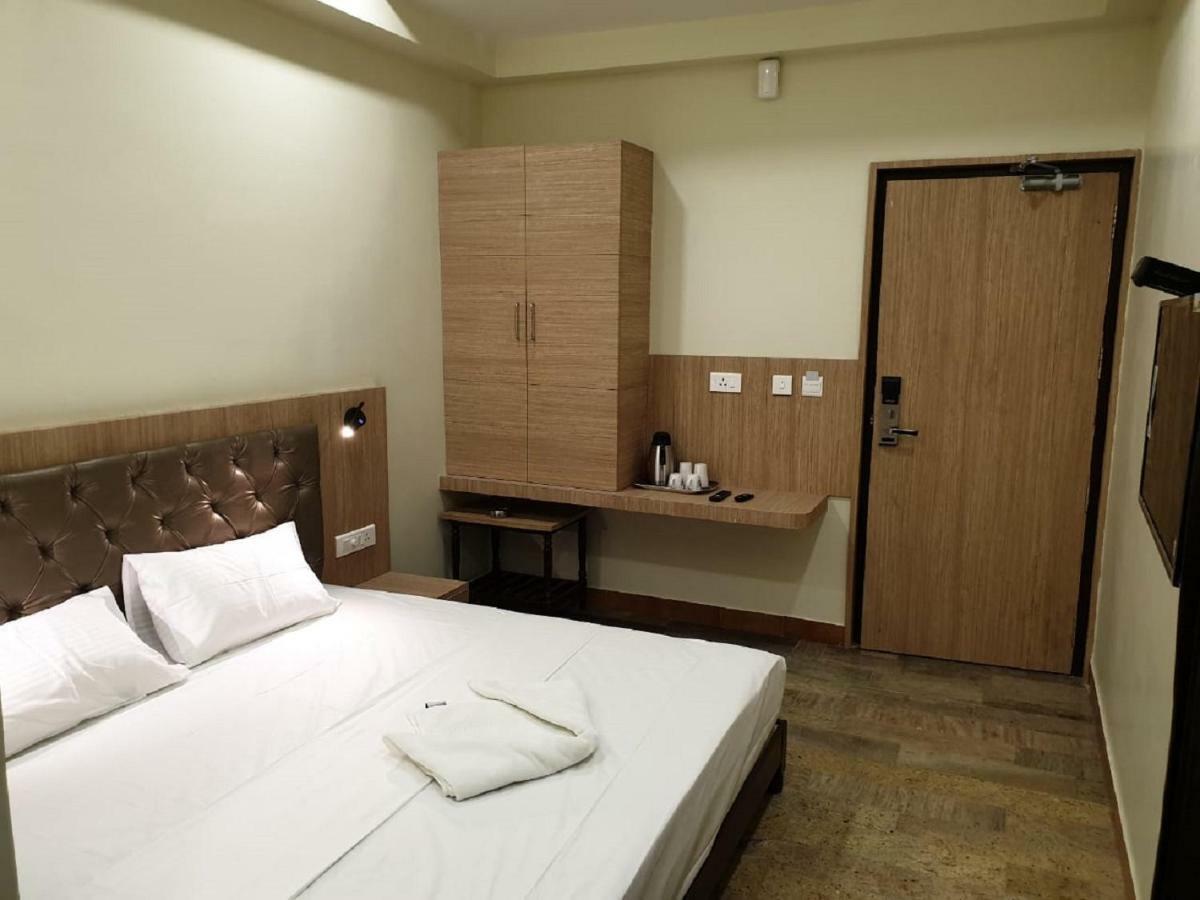 Amutham Residency Hotel Tiruchirappalli Екстериор снимка